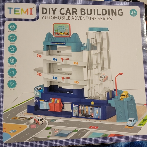 NEW Garage Building Parking Lot Toy Set Perfect Gift Includes 4 Vehicles Playmat - Picture 2 of 7